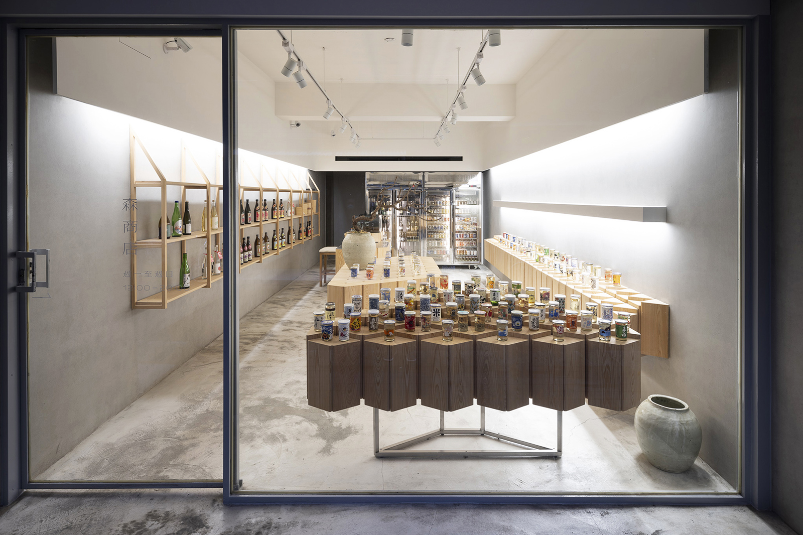 MORI liquor store(Chifeng street Projects)
