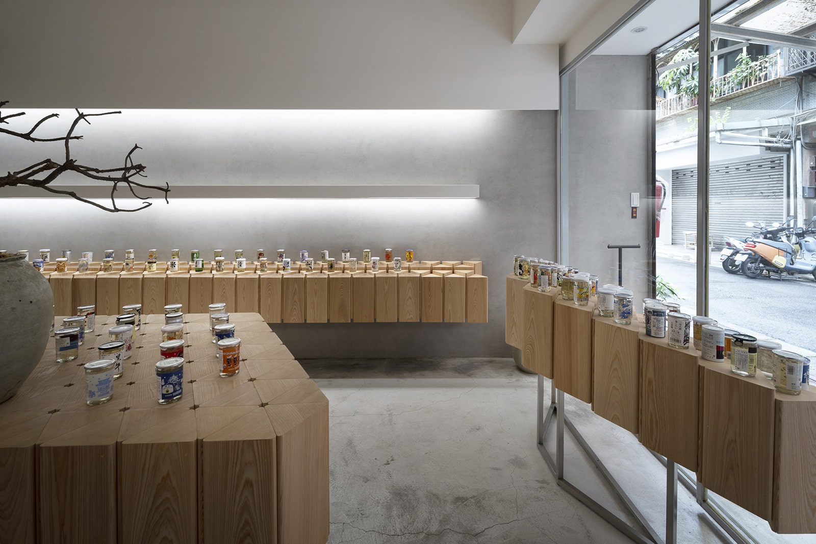 MORI liquor store(Chifeng street Projects)